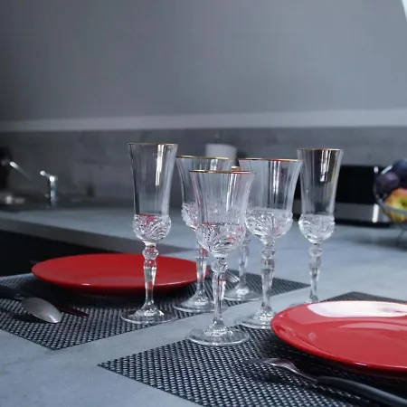 De Charme A La Ferme Pres De Lille, 50m² Avec Cuisine Equipee Et Parking Securise - Fr-1-510-173 * Halluin